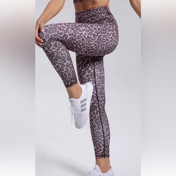 Kyodan Active leggings Purple cheetah print. - Picture 1 of 10